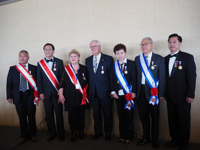 2016年詹秀蓉女士於美國紐約聯合國總部獲頒「2016傑出華裔人才獎勳章」